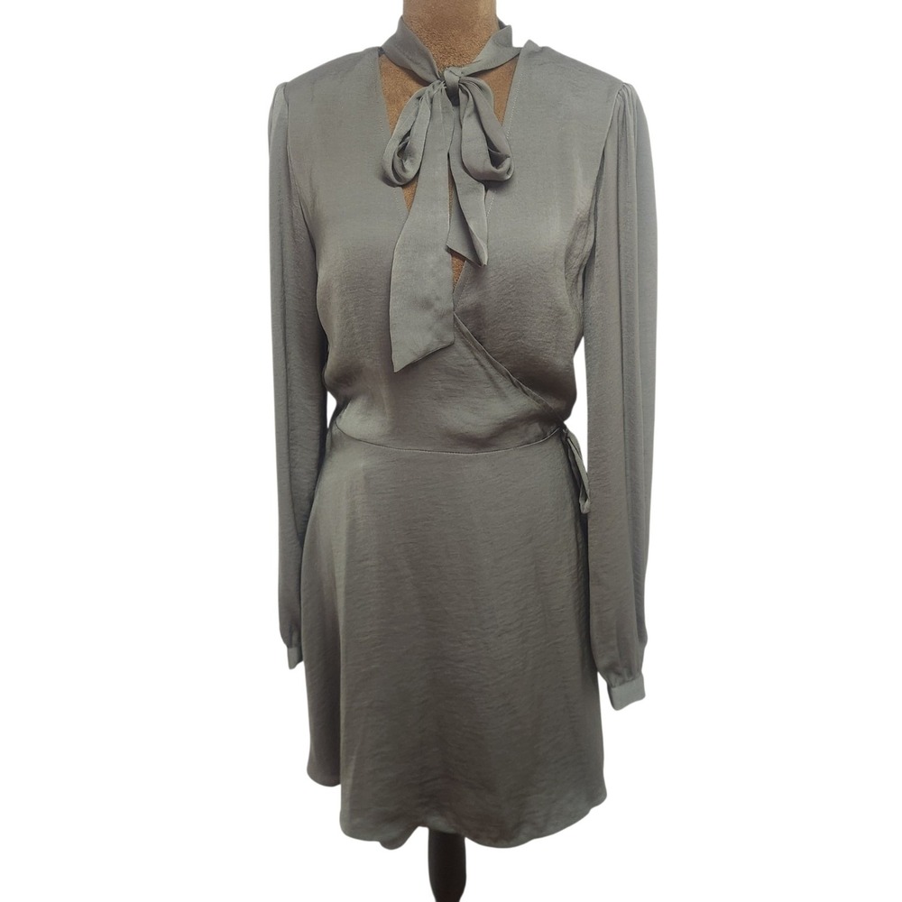 Avec Les Filles Women's Dress Size S Wrap Tie Neck Long Sleeve Satin Green NWT